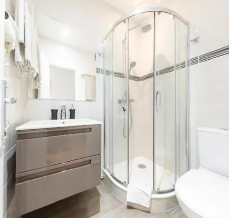 Near Eiffel Tower...cute Little Apartment Paris